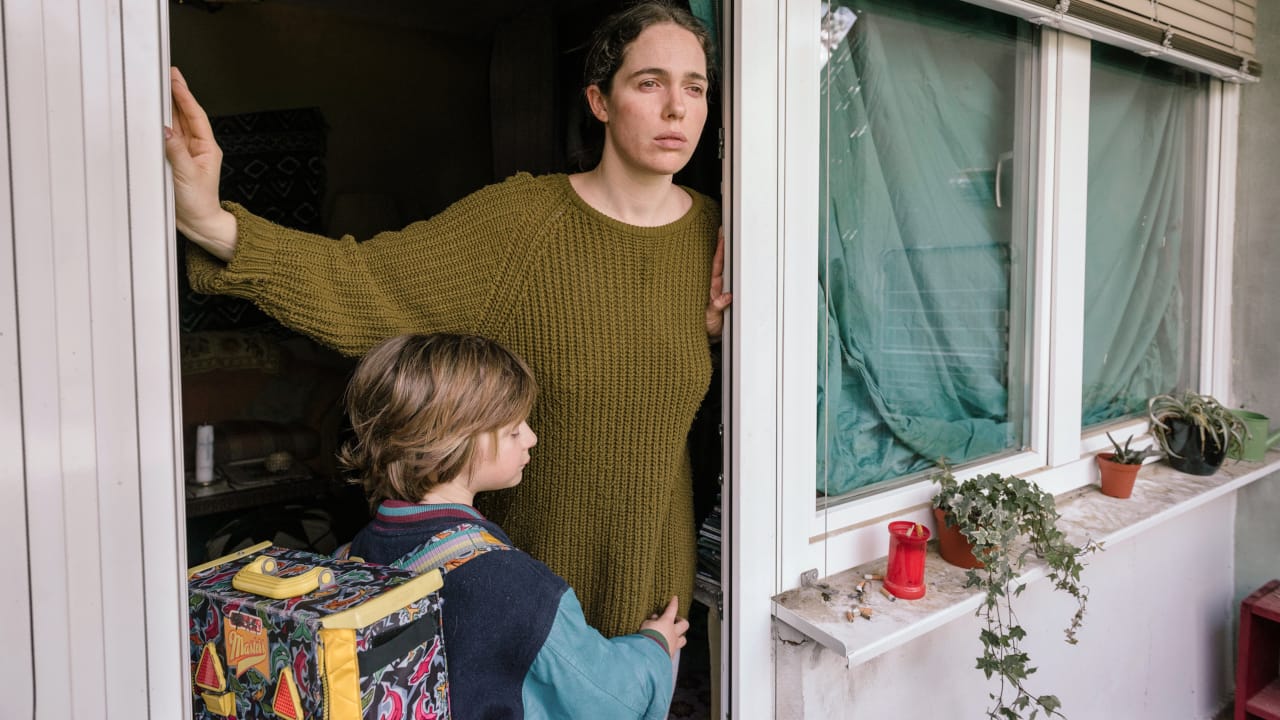 Still from 'Die Beste Aller Welten' (2018)